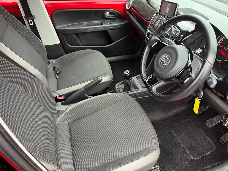 2013 Volkswagen up! HIGH UP BLUEMOTION TECHNOLOGY ULEZ COMPLIANT £20 TAX Hatchback Petrol Manual