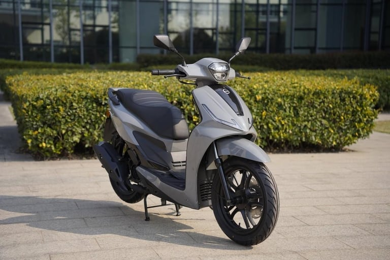 MGB CORAL 125cc Automatic Scooter Learner Legal City Commuter Excellent MPG