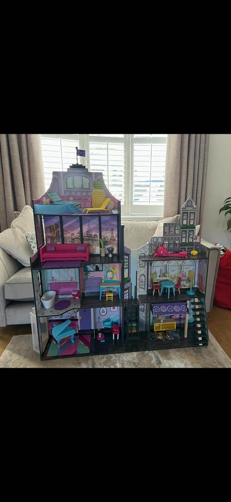 Kid kraft penthouse & cafe dolls house. 