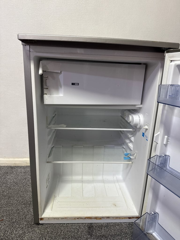 Small fridge 