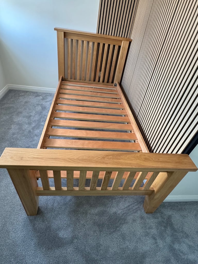 Oak bed