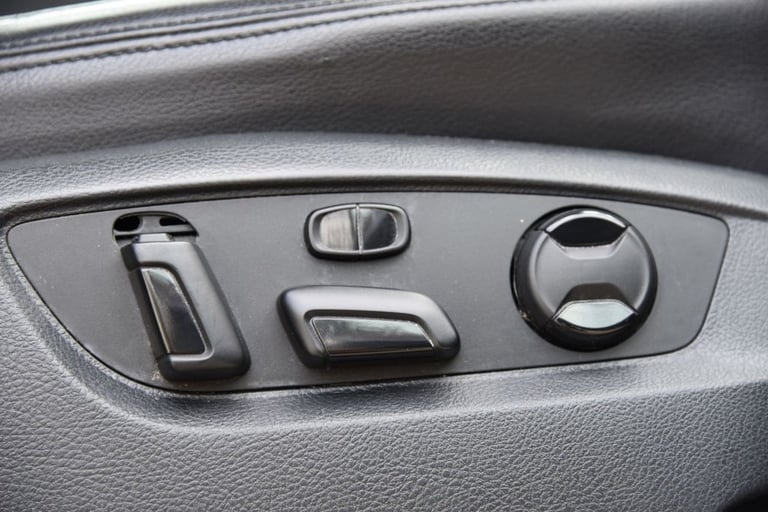 2013 Volkswagen Touareg 3.0h TSI V6 Hybrid SUV 5dr Petrol Hybrid Tiptronic 4WD Euro 5 (s/s) (333 ...