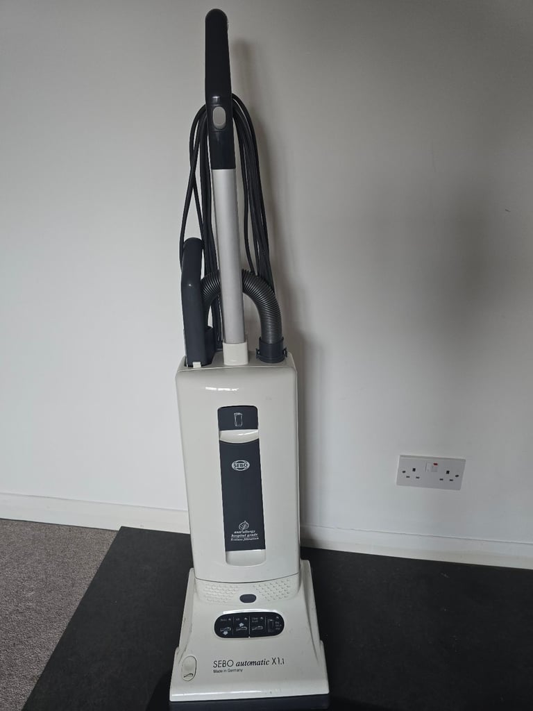White Sebo Automatic X 1.1 Eco upright vacuum cleaner excellent working condition 