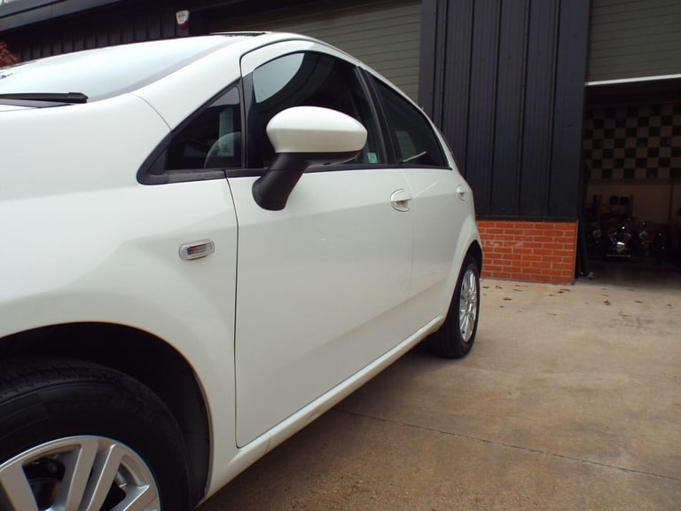 2014 Fiat Punto 1.2 Easy Euro 6 5dr HATCHBACK Petrol Manual