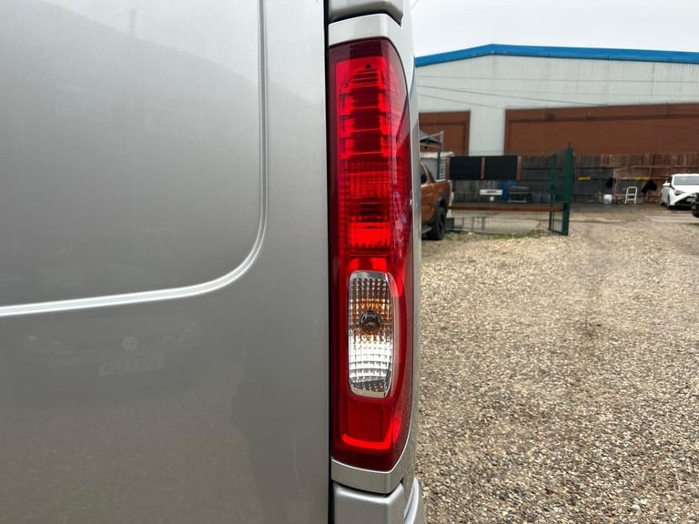 2013 Vauxhall Vivaro 2.0 2900 CDTi Sportive FWD L3 4dr PANEL VAN Diesel Manual