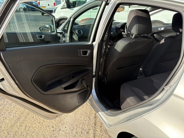 2013 Ford Fiesta 1.25 82 Zetec 5dr HATCHBACK Petrol Manual