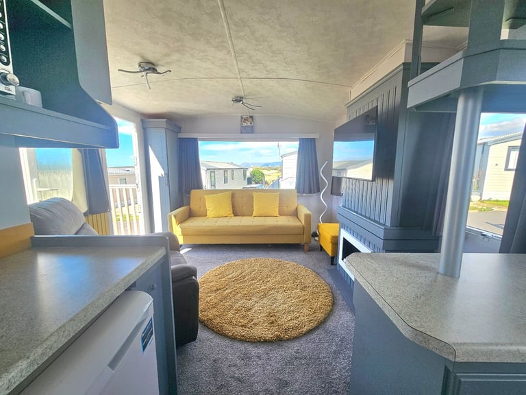 Static Caravan in Kenfig Pool, 5 minutes from Porthcawl