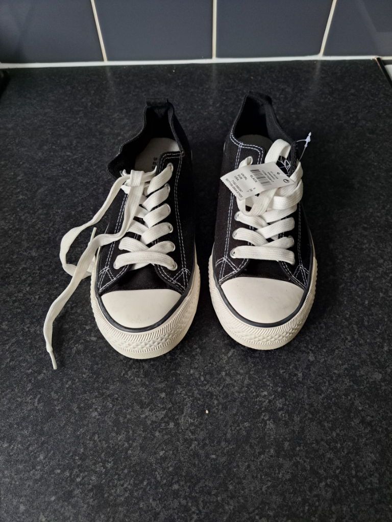 ladies black trainers