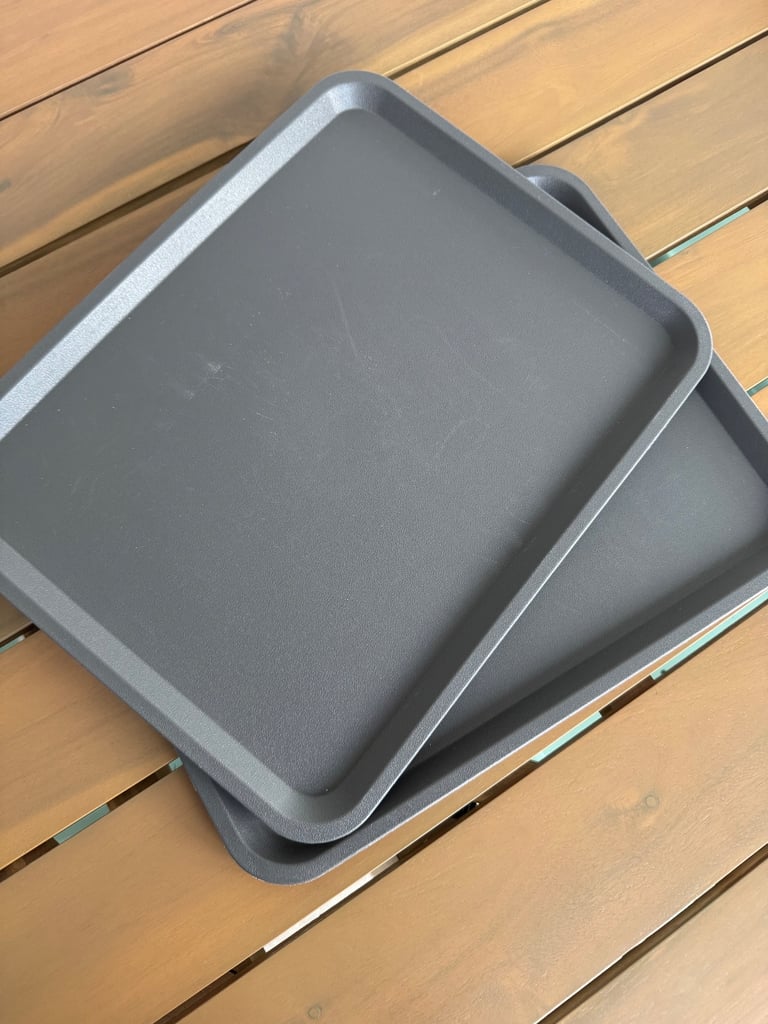 image for 2 dinner / serving trays