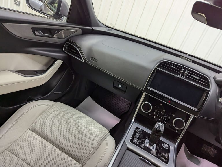 2020 Jaguar XE 2.0d R-Dynamic S 4dr Auto SALOON DIESEL Automatic