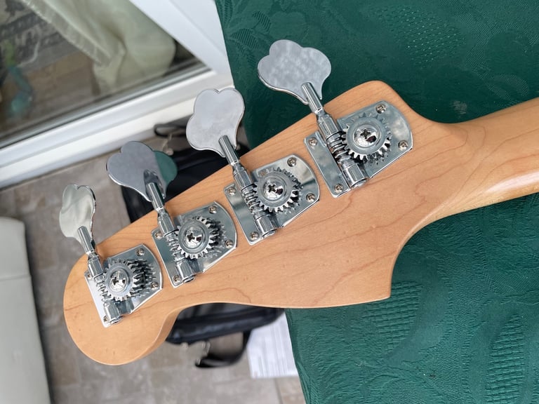 Fender mexican standard p bass precision rare colour