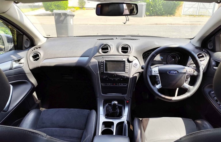  Ford Mondeo MK4 Control Unit 2010-2014 + Sd Card Maps + the four buttons at the bottom  £90