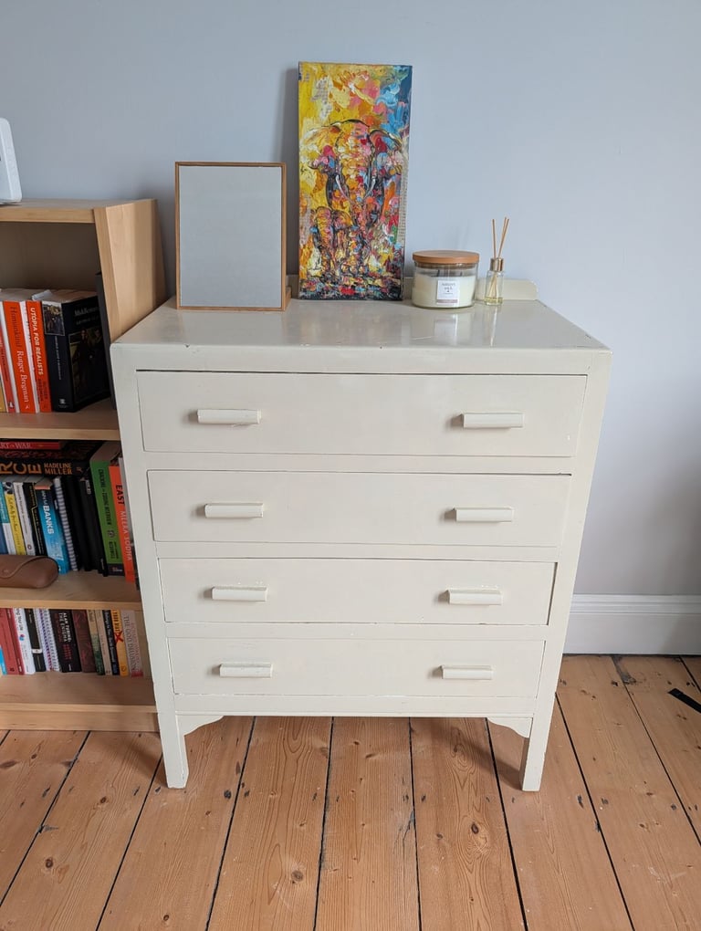 image for Chest of drawers