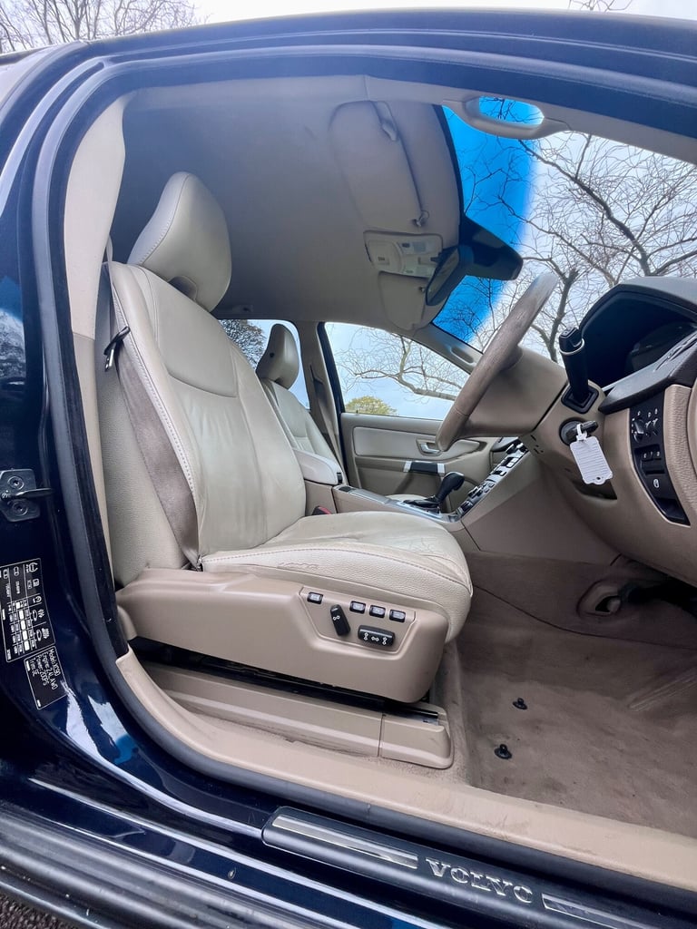 2011 Volvo XC90 2.4 D5 SE SUV 5dr Diesel Geartronic AWD (219 g/km  200 bhp)