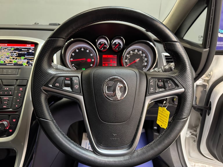 2015 Vauxhall Astra 1.6i 16V Tech Line GT 5dr ** ONLY 65000 MILES ** Petrol