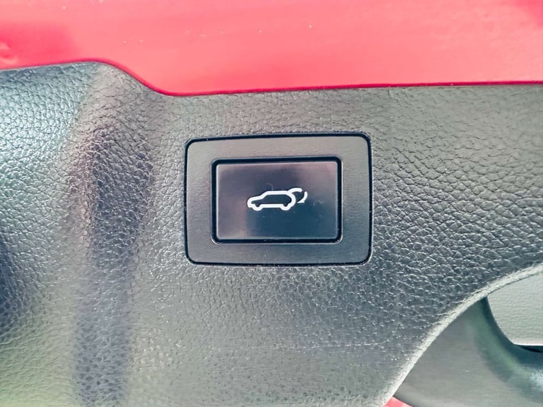 2016 Hyundai Santa Fe 2.2 Santa Fe Premium SE Blue Drive CRDi Auto 4WD 5dr SUV Diesel Automatic