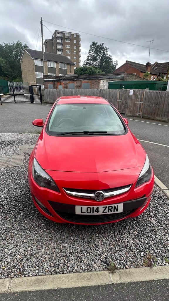 57,000 miles 2014 Vauxhall ASTRA Manual 1YR MOT 
