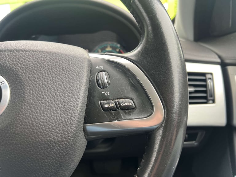 2013 Jaguar XF 2.2 XF Premium Luxury D Auto 4dr Saloon Diesel Automatic