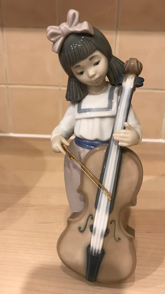 Nao by Lladro Figurine Girl with Cello Christmas 🎄 
