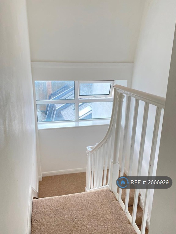 2 bedroom flat in St. James's Street, Brighton, BN2 (2 bed) (#2666929)