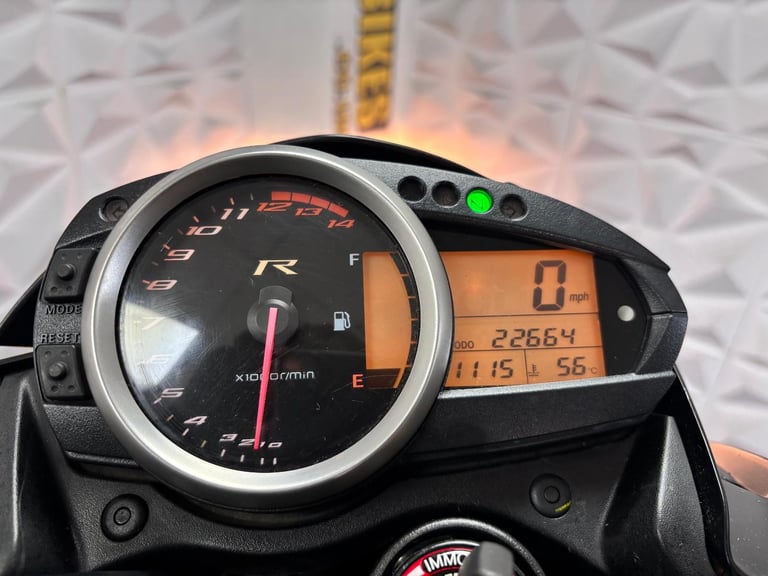 2012 Kawasaki ZR750 | *WARRENTY PROVIDED*