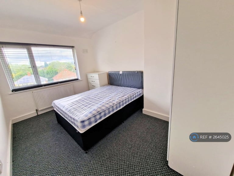 3 bedroom house in Aylesbury Crescent, Birmingham, B44 (3 bed) (#2645025)