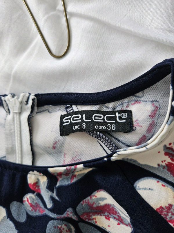 Select women's dress size 8