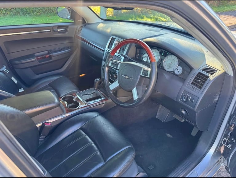 2008 CHRYSLER 300 CRD V6 AUTOMATIC FULY LOADED 12 MONTHS MOT STARTS N DRIVES GREAT 