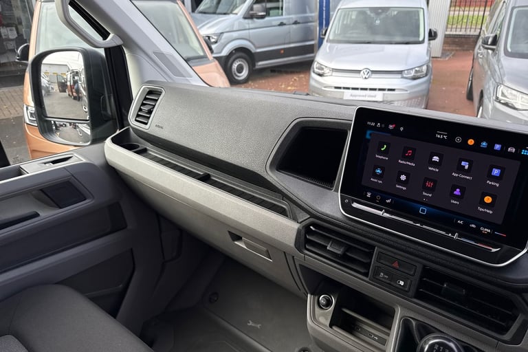 2024 Volkswagen Crafter 2.0TDI  140PS CR35 LWB Commerce Plus Van DIESEL Manual