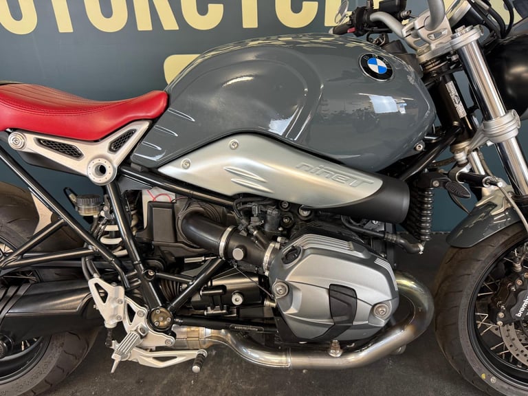 BMW R NINET PURE WITH AKRAPOVIC