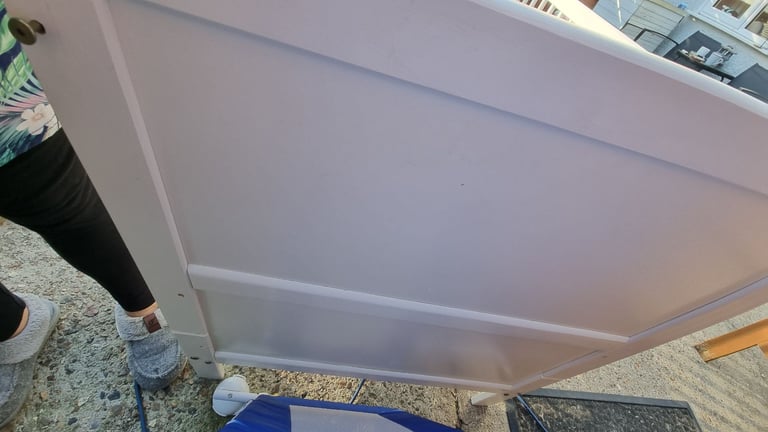 White Wooden Cot Bed