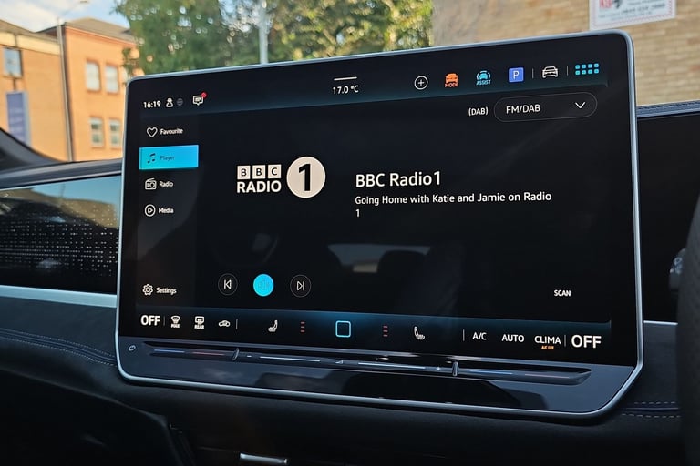 2025 Volkswagen Passat 1.5 TSI eHybrid Black Edition 5dr DSG ESTATE PETROL/ELECTRIC Automatic