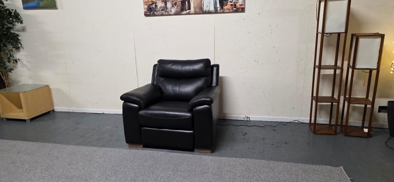 As New DFS®️ Medwick Black Genuine Leather Electric Power Recliner Armchair USB Charging RRP £1099