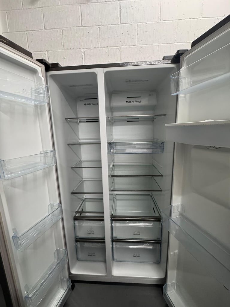 Hisense 562L PureFlat American Style Fridge Freezer - Free Same Day Delivery