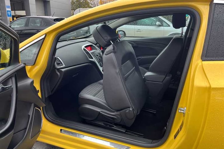 2015 Vauxhall Astra GTC 2.0 CDTi SRi Coupe 3dr Diesel Manual Euro 5 (s/s) (165 ps) Coupe Diesel M...