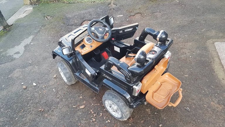 Aosom Kids Off-Road Truck Ride-on Car with MP3, Black