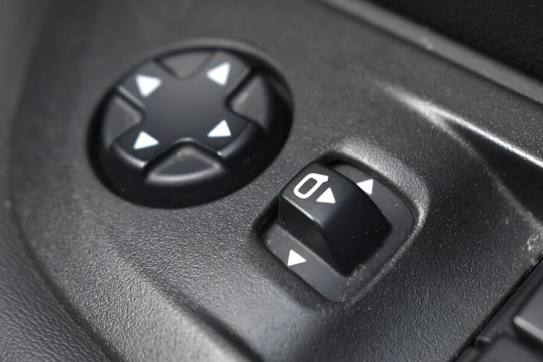 2021 Peugeot 208 1.2 PureTech Allure Hatchback 5dr Petrol EAT Euro 6 (s/s) (130 ps) HATCHBACK Pet...