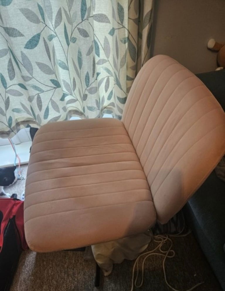 Cross-legged office chair (Pink)