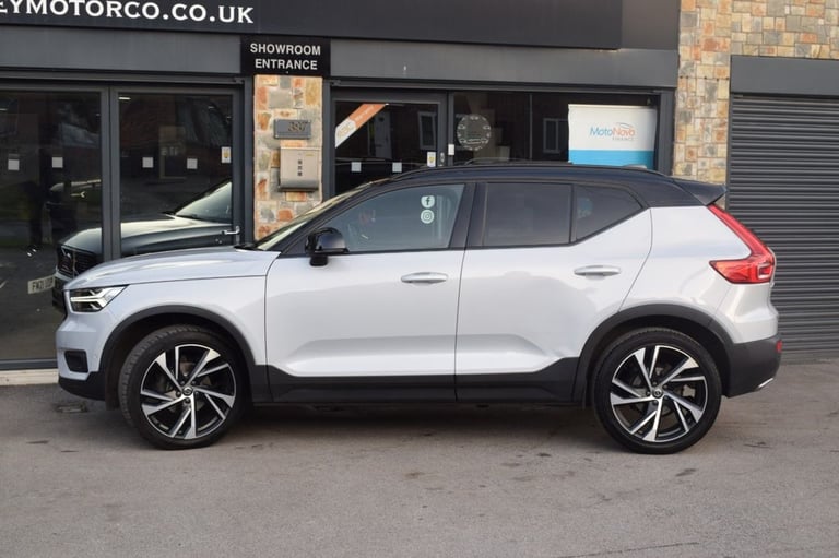 2019 Volvo XC40 2.0 D3 R DESIGN Pro 5dr Geartronic ESTATE DIESEL Automatic