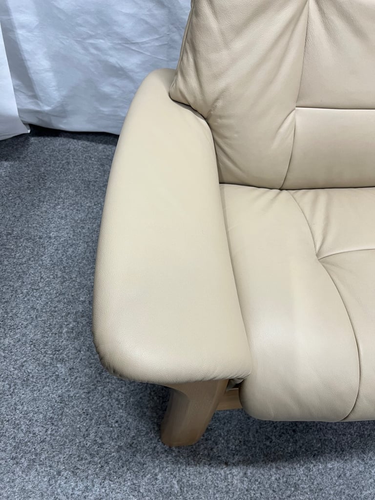 Ekornes Stressless Buckingham leather recliner sofas U.K. delivery available 