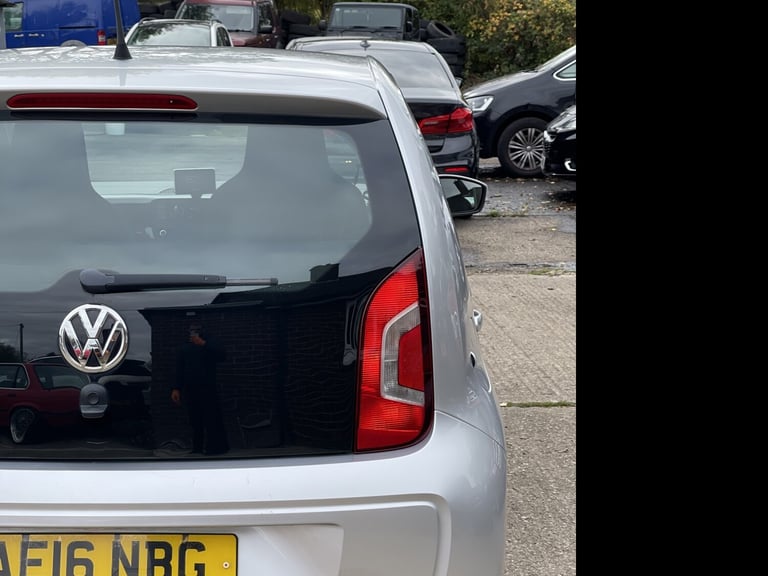 VOLKSWAGEN UP 1.0 Move up! 2016