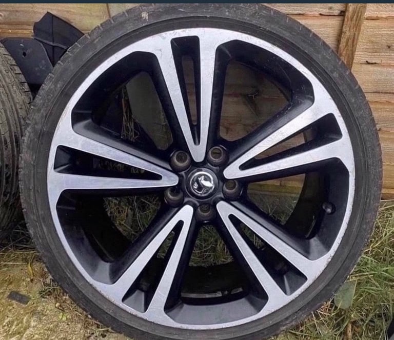 Vauxhall Insignia 20" Inch SRI / VX-Line Alloy Wheel  with  Tyre 13  Welded 