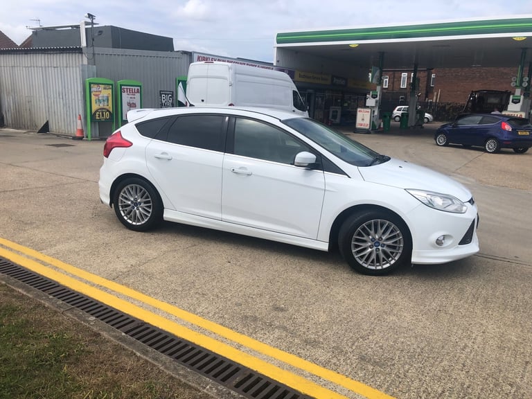 2012 Ford Focus 1.6 182 EcoBoost Zetec S 5dr HATCHBACK Petrol Manual