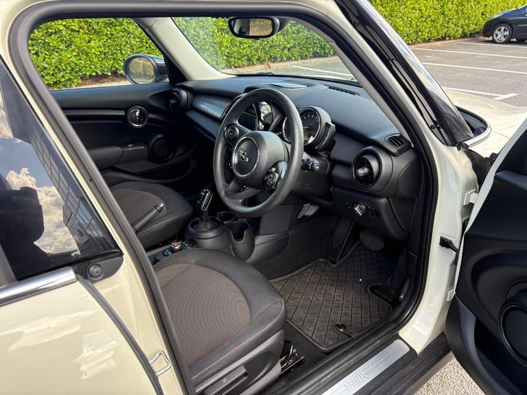 2020 MINI Hatch 5-Door Hatch Cooper Classic HATCHBACK Petrol Automatic
