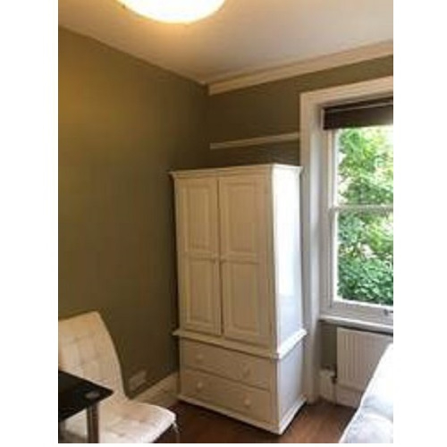 Single Semi-Studio in Glazbury Road, West Kensington/Barons Ct, W14 9AS * Bills Inc