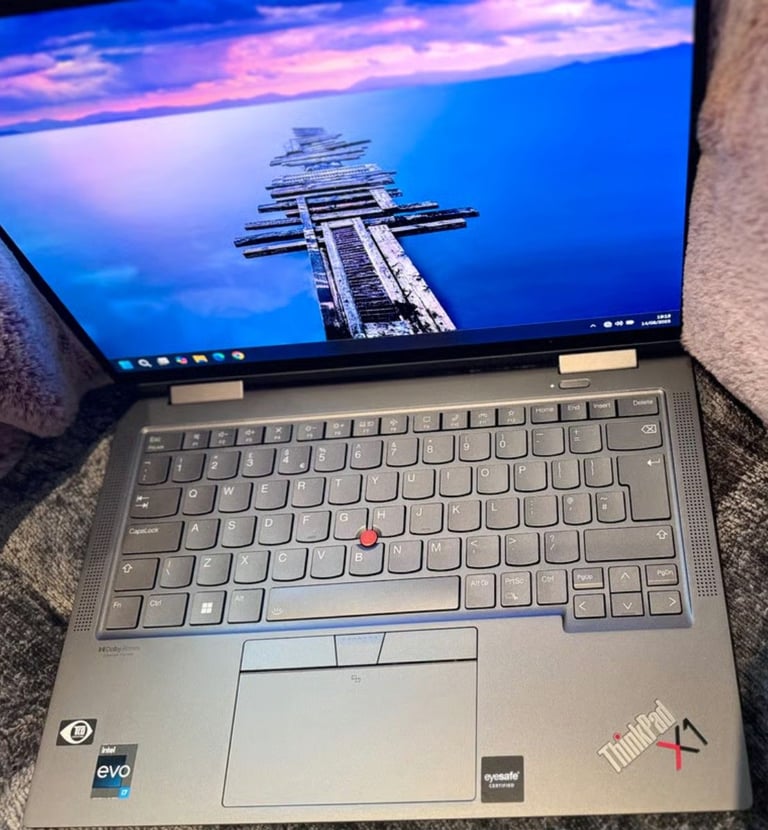 Lenovo laptop X1 Yoga Gen 7 *Touch Screen* i7-1260p 16gb mem, 512GB HD