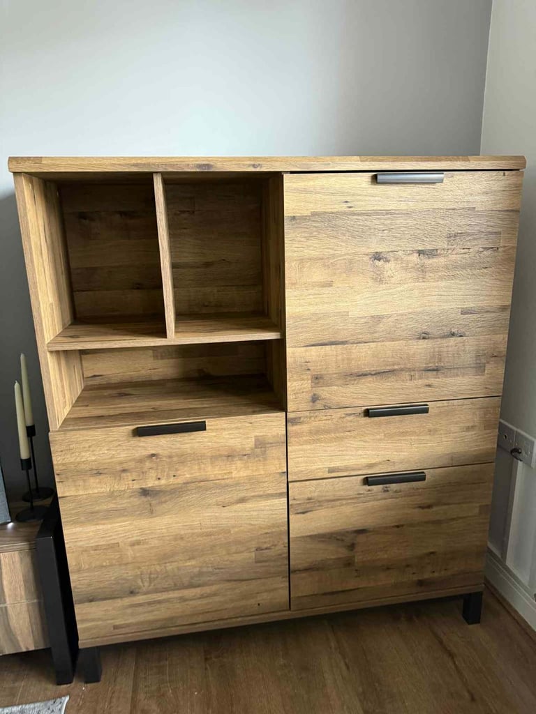 Next Bronx Oak Effect Cabinet 