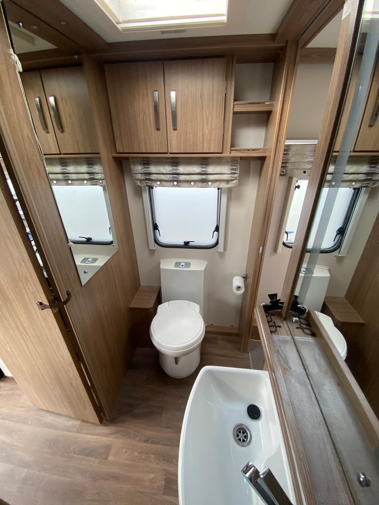 2017 Coachman VIP 545