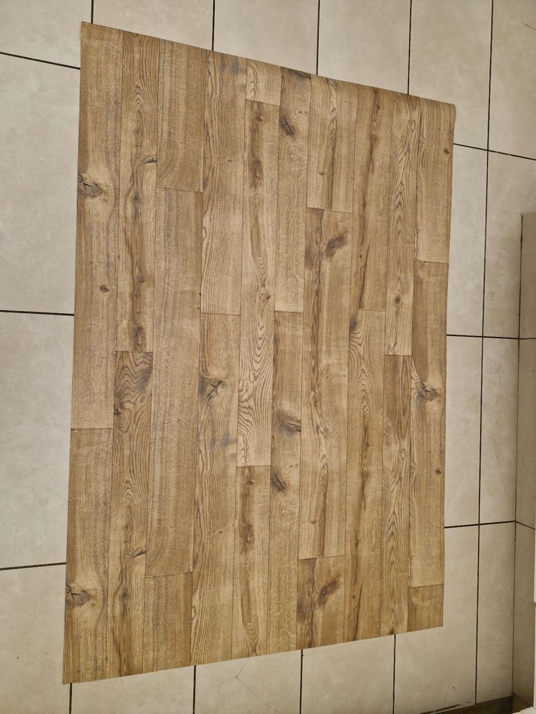 Oak Wood plank effect vinyl flooring
