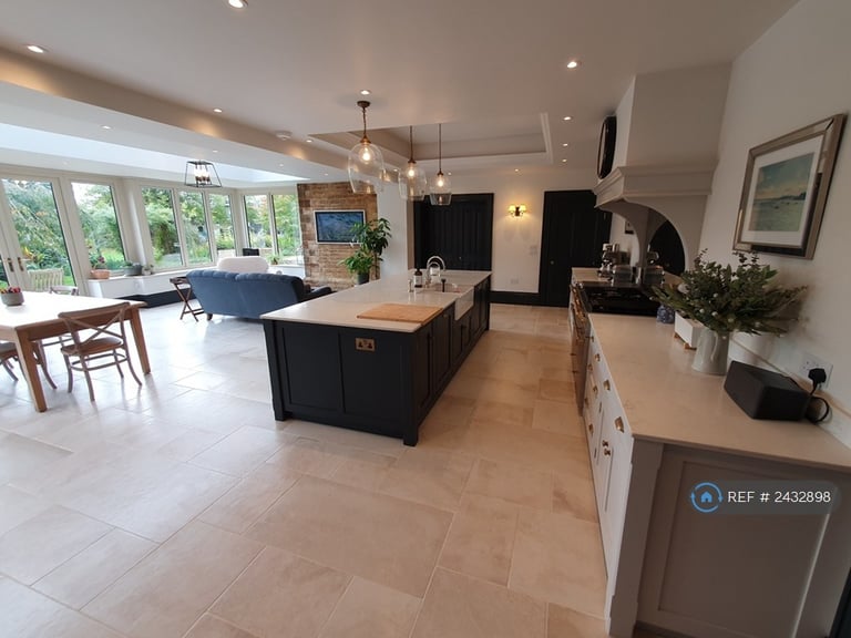 1 bedroom in Vicarage Lane, Northampton, NN6 (#2432898)